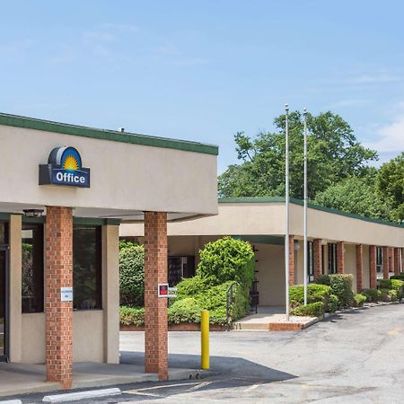 Days Inn By Wyndham Bedford Exterior foto