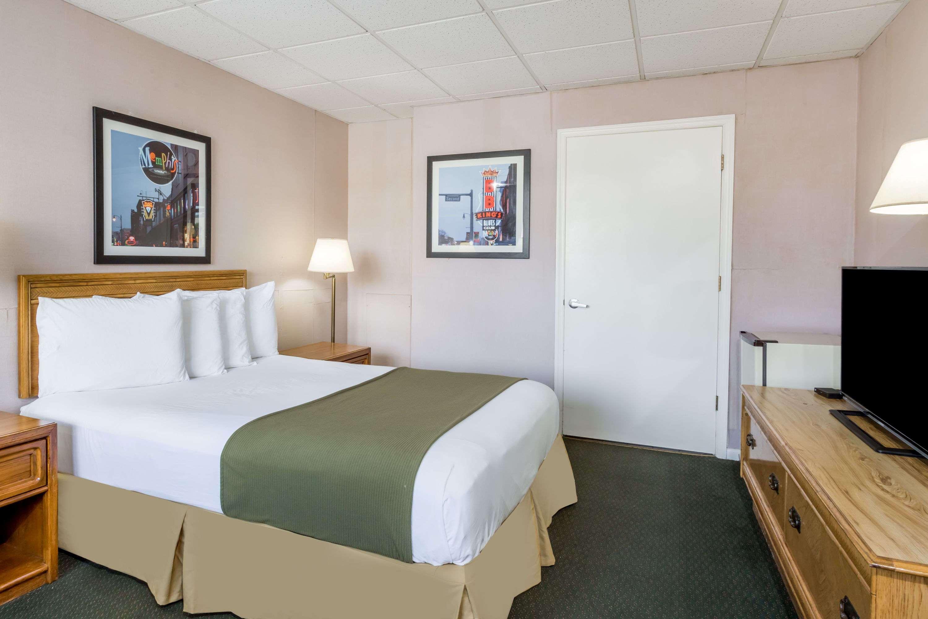 Days Inn By Wyndham Bedford Exterior foto